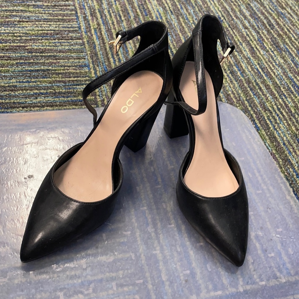 Black pumps (thick 3 1/2 heel)